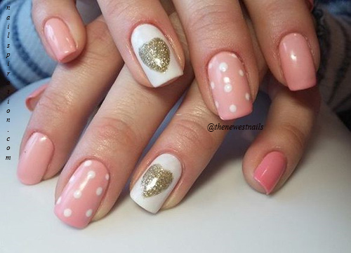 valentines-day-pink-nails-with-golden-hearts1