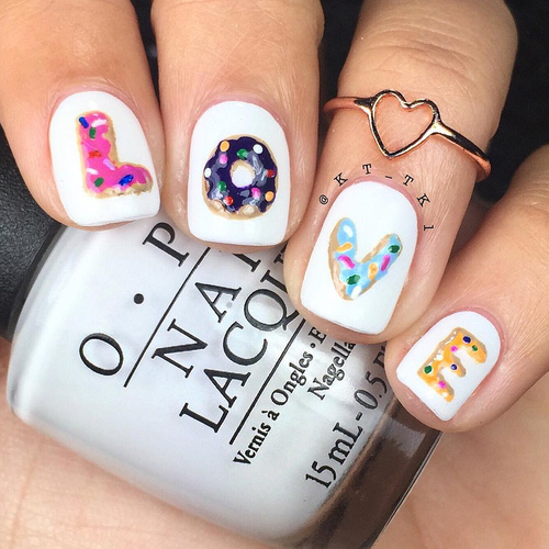 love-doughnut-nailart-for-valentines-day