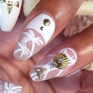 summer-white-and-gold-nails