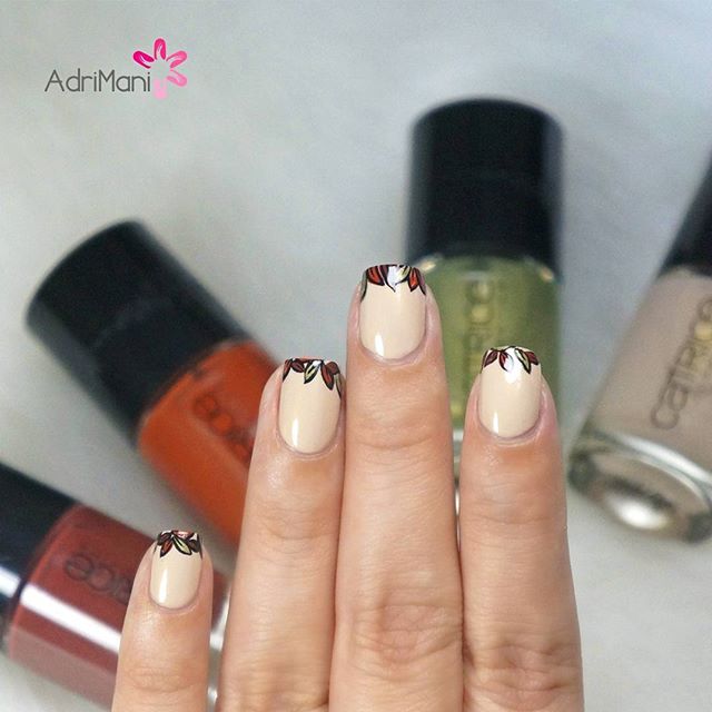 french-manicure-with-fall-leaves-adri.mani