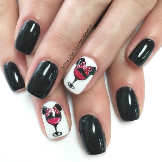 Minnie mouse wine nails design