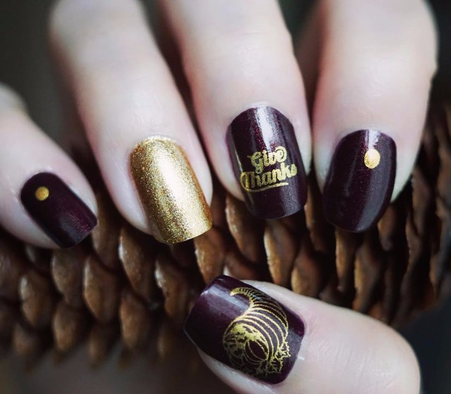 black-and-gold-thanksgiving-nail-art