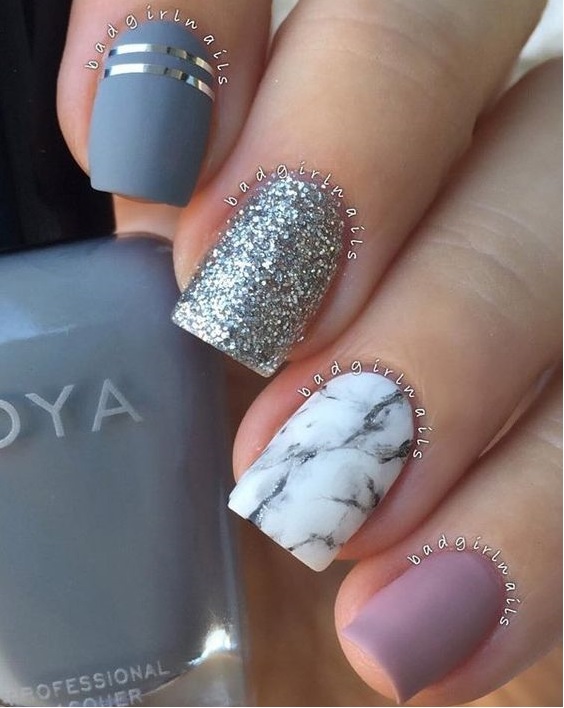 Hygge nail design with marble effect