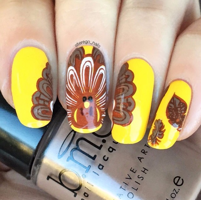 yellow-turkey-thanksgiving-nail-design