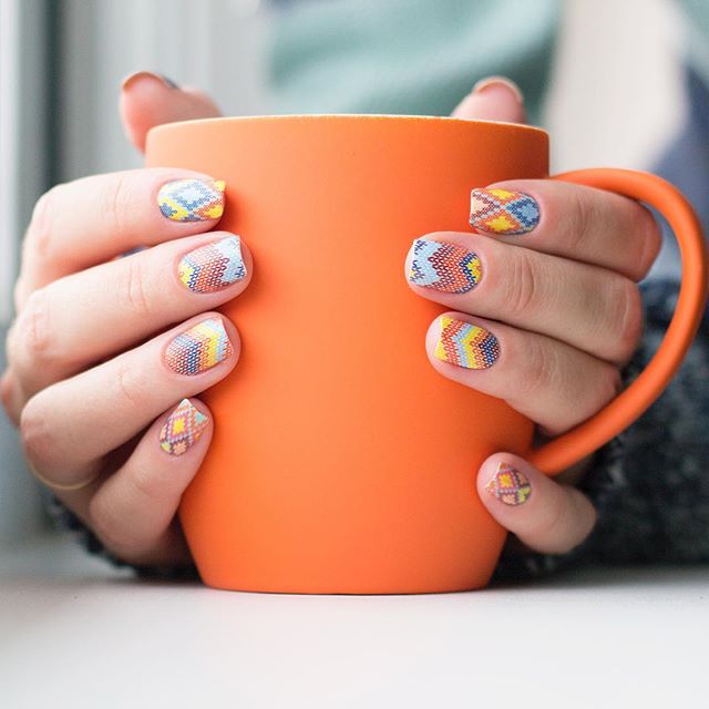 Multicolored hygge knit nail design