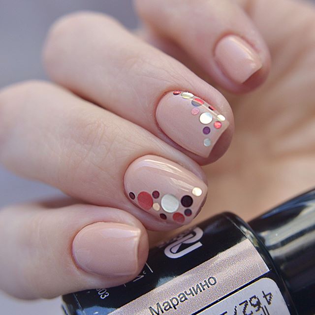 Light nude caramel nail design with 