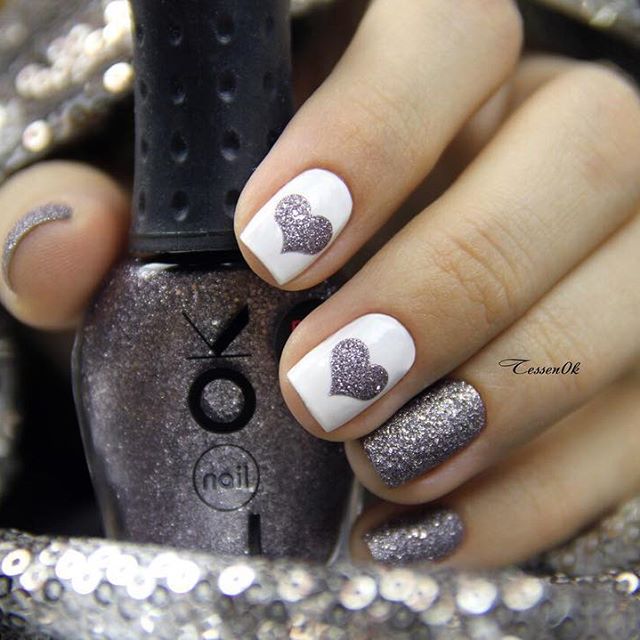 Blue grey and white grainy nail design with hearts
