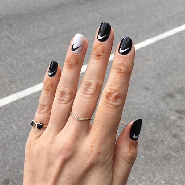 black-and-white-nike-nails