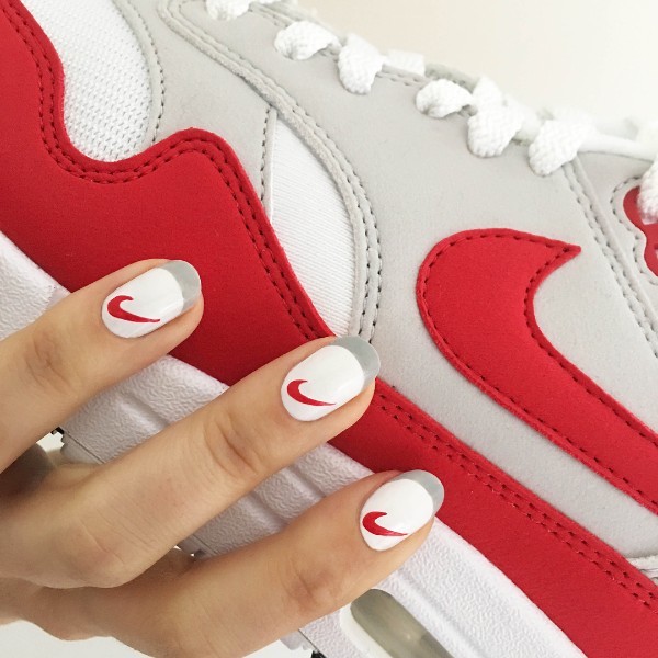 matching-sneakers-french-sporty-nails-nike