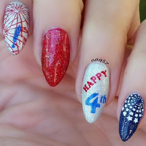 happy-4-th-of-july-manicure