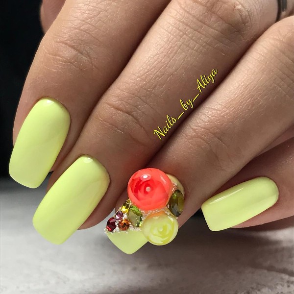 light yellow candy ball manicure