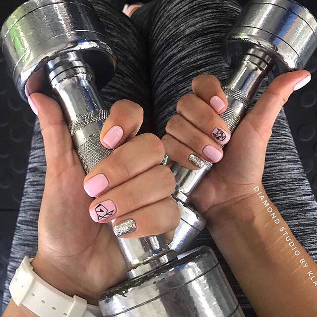 simple-gym-nails