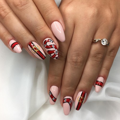 Gucci nail art