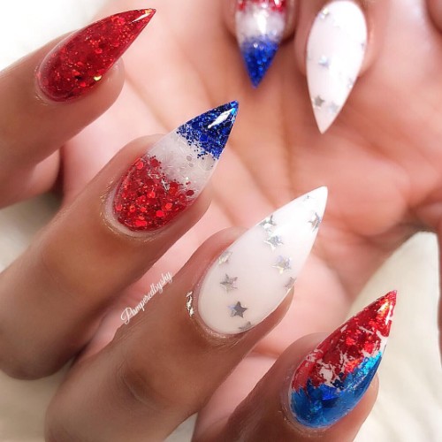 manicure-for-independence-day