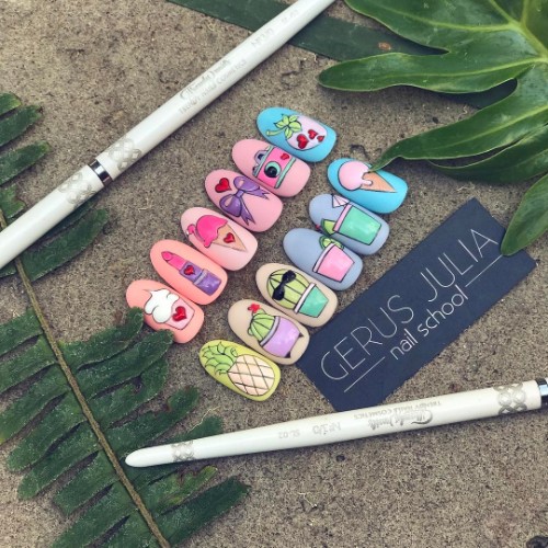 pastel nails with pineapple