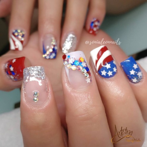 patriotic-4th-of-july-nails-with-rhinestones