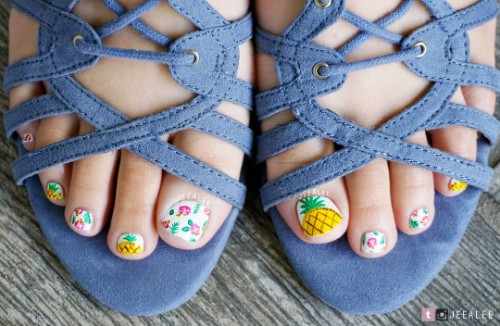 pineapple toe nail design