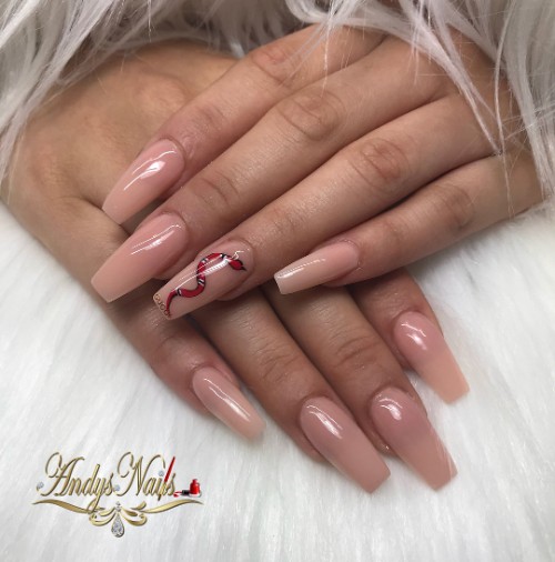 Gucci accent nail in nude manicure