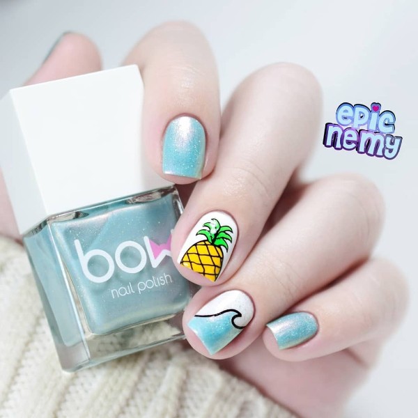 summer-pineapple-and-sea-waves-manicure