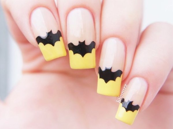 bat-halloween-french-nail-design