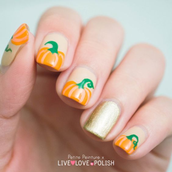 cute-halloween-nails-with-pumpkins