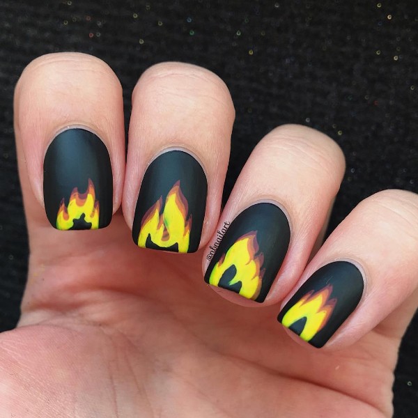 fire-nails-for-halloween