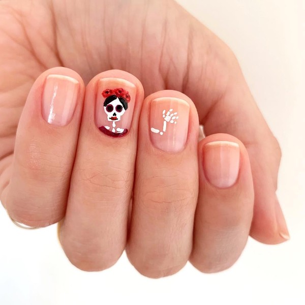 frida-kahlo-skeleton-halloween-nail-design