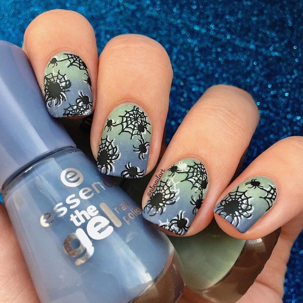 halloween-mani-with-spiders