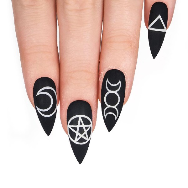 halloween-nails-with-witchy-symbols