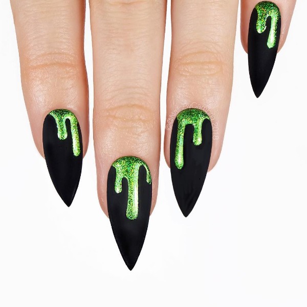 matte-black-stiletto-nails-for-halloween