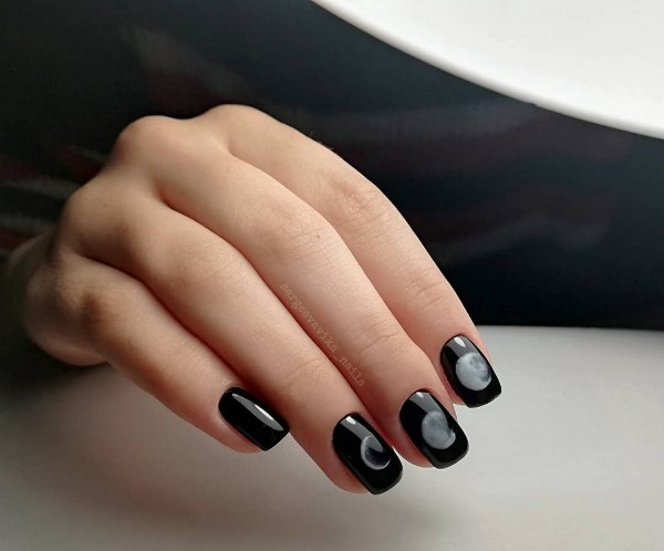 moon-phases-nails-halloween