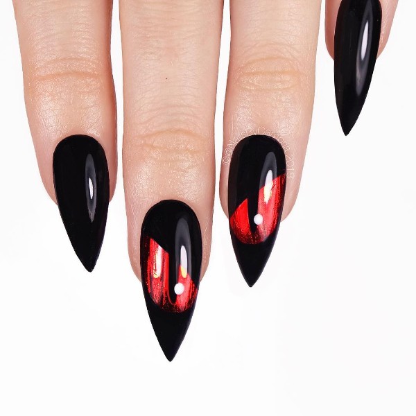 red-eyes-halloween-nail-design