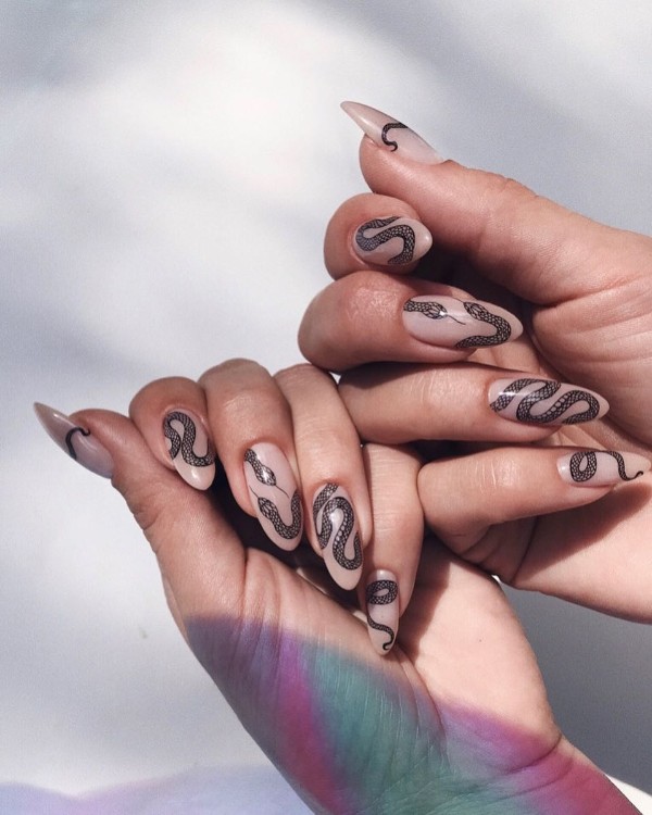 snake-nail-decals-halloween