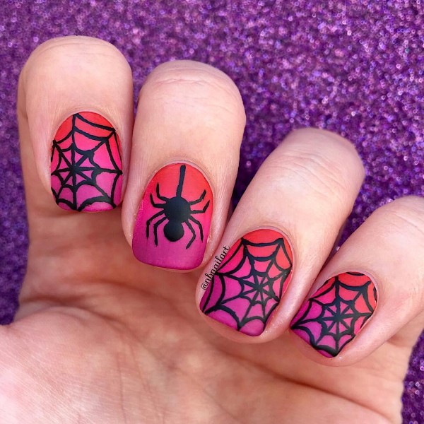 spider-web-halloween-nails