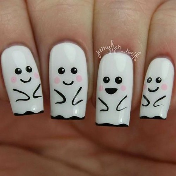 white-ghosts-nails-for-halloween