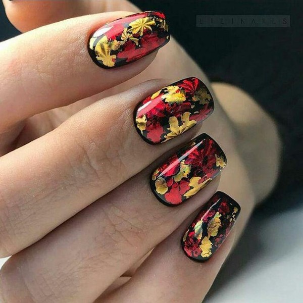 black-fall-nails-with-foils