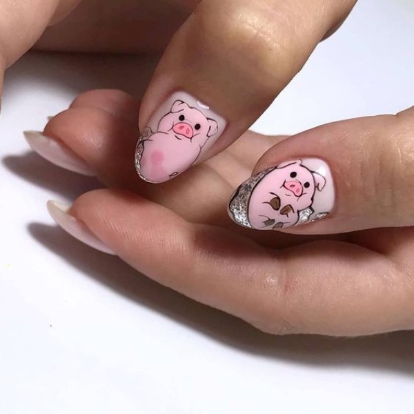 cute-pig-manicure