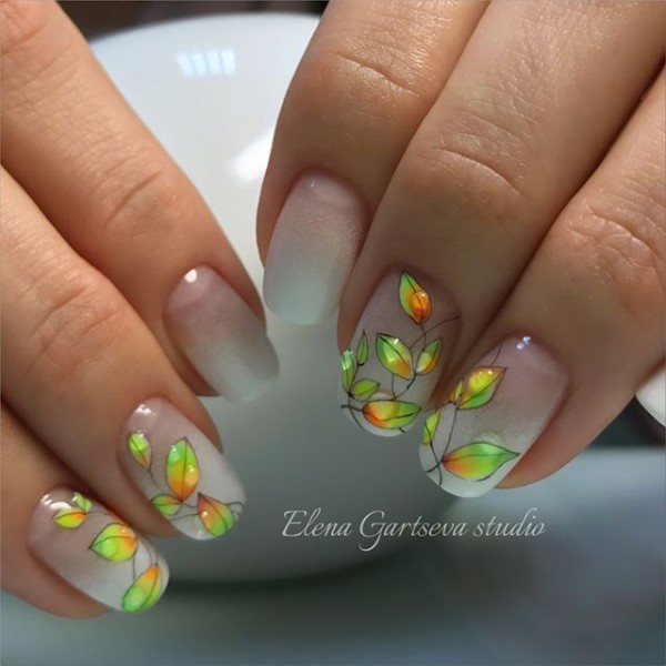 fall-nail-art-with-neon-leaves