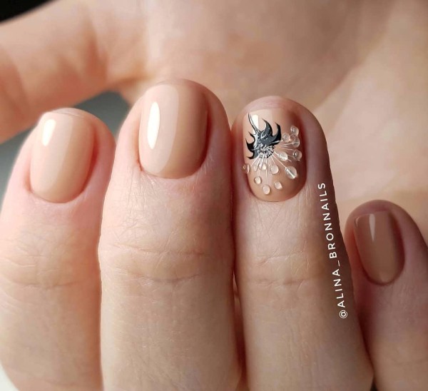 fall-short-nails-with-dandelion