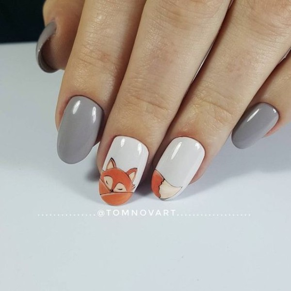 gray-n-white-fall-fox-nails