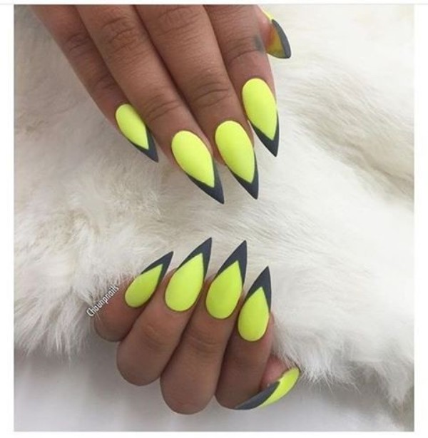 sharp stiletto long black and yellow nails