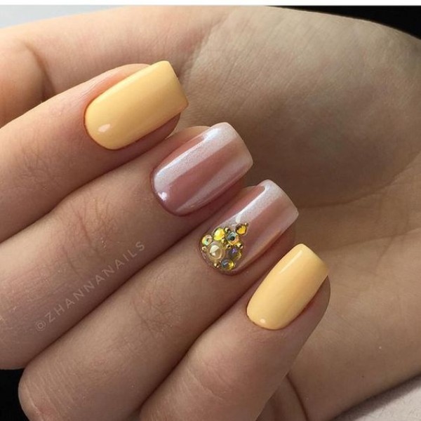 wedding yellow nails