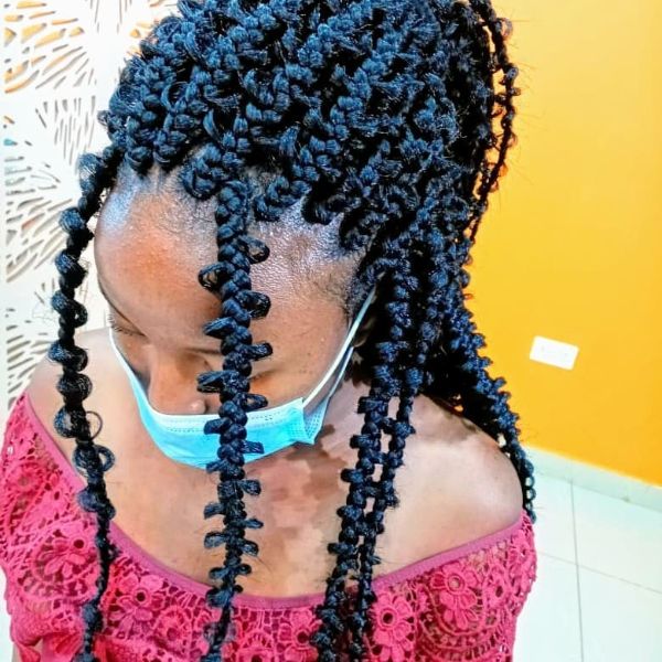 Long Dark Knotless Jungle Braids