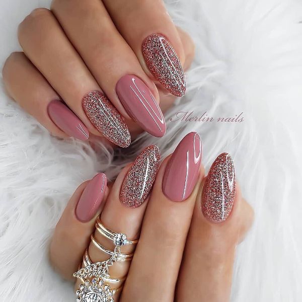 14 examples of pink glitter nails that'll make you smile