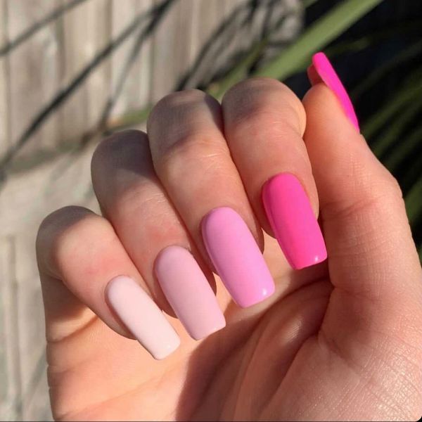 bubblegum pink nails design