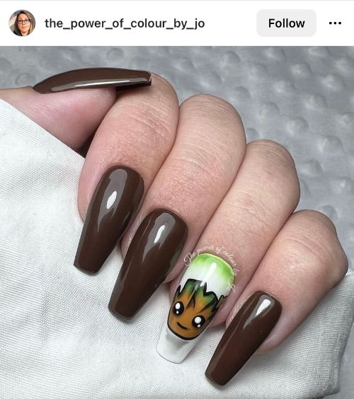 brown nails with groot design