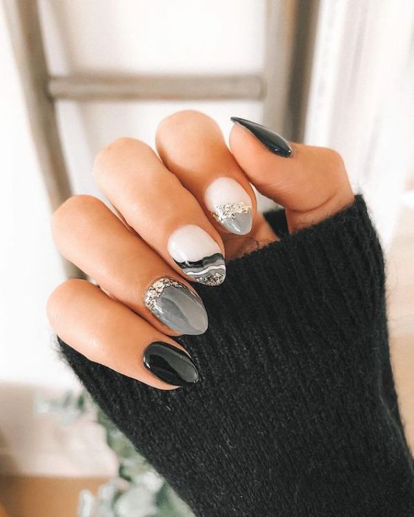 monochromatic gray nails