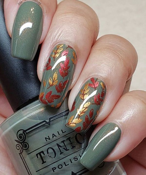 gray nails with fall leaves