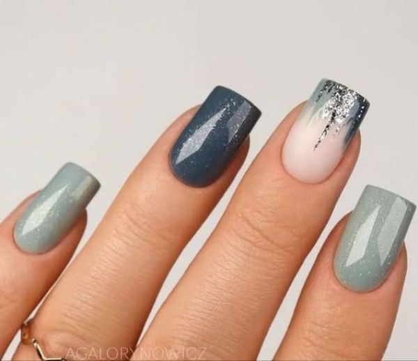 blue-gray nails