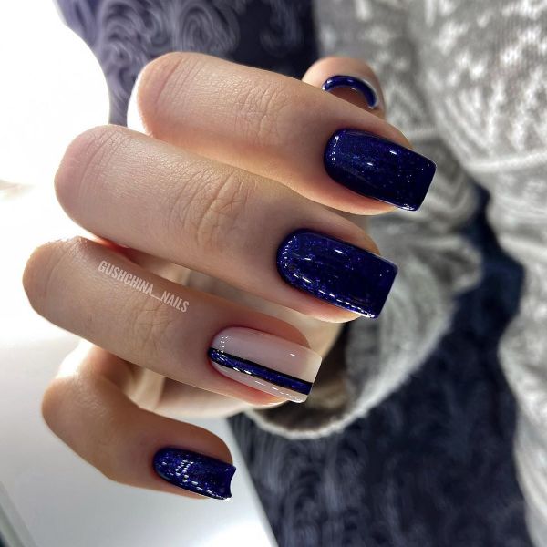 dark blue nails classic somple
